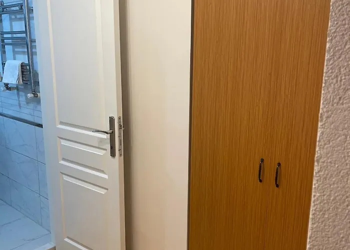 Ozcans Pera Flats 9 *