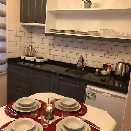 Ozcans Pera Flats 9 *