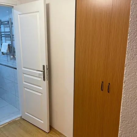 Ozcans Pera Flats 9 *